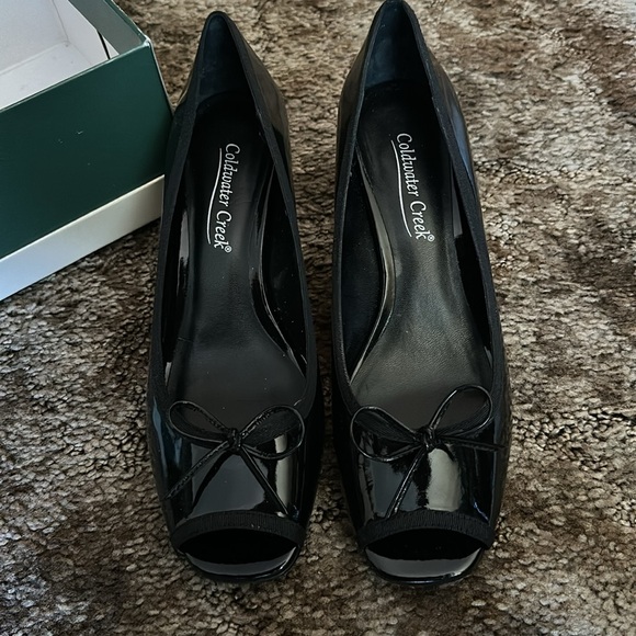 NIB Black Patent Peep Toe Bow Wedge - Picture 2 of 4